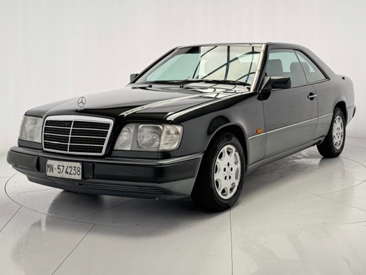 1993 Mercedes 200 CE oldtimer te koop
