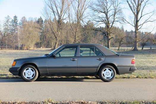 1989 Mercedes W124 200D oldtimer te koop