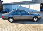 1989 Mercedes W124 200D oldtimer te koop