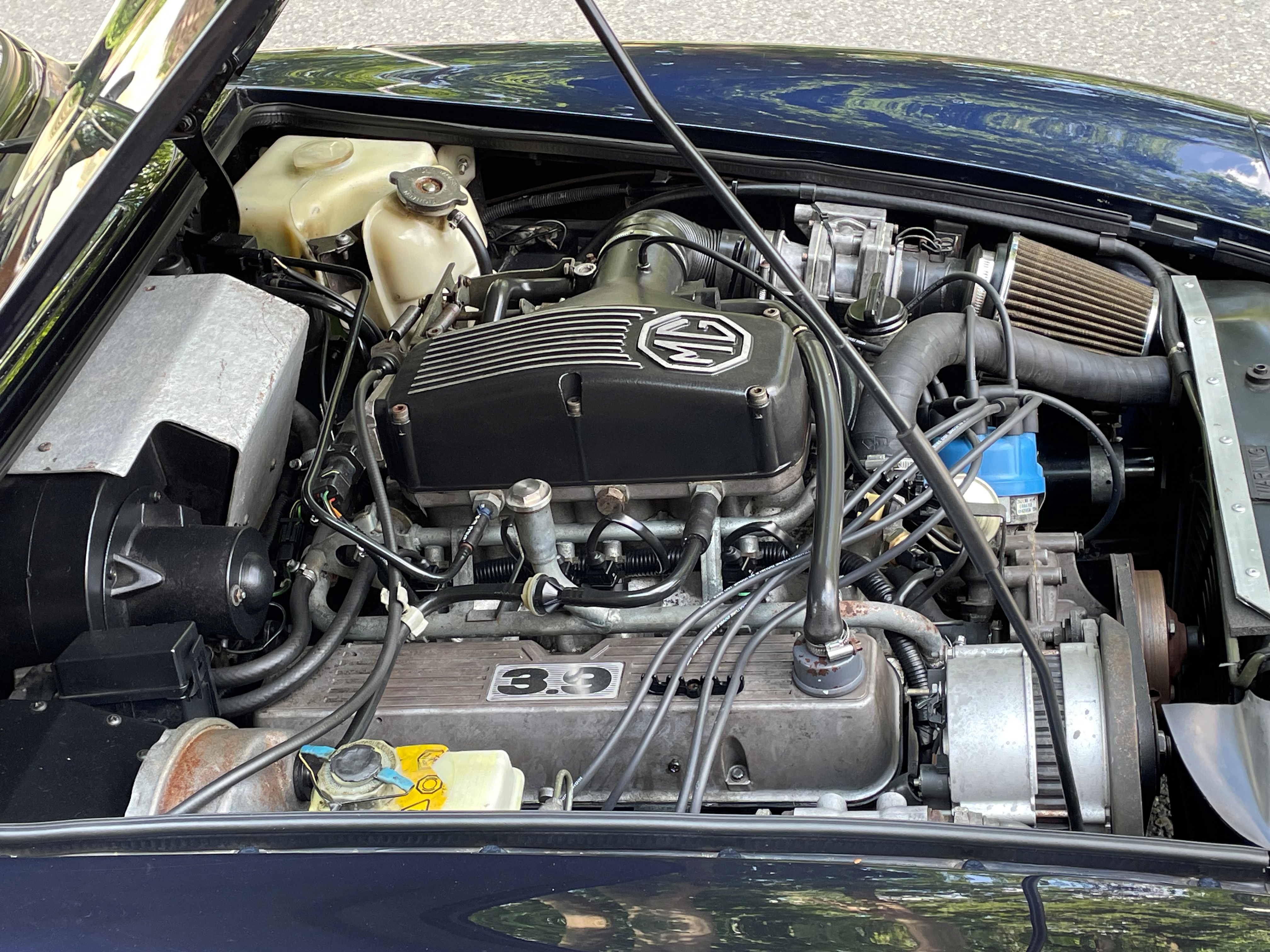1993 MG RV8 roadster Oxford Blue oldtimer te koop