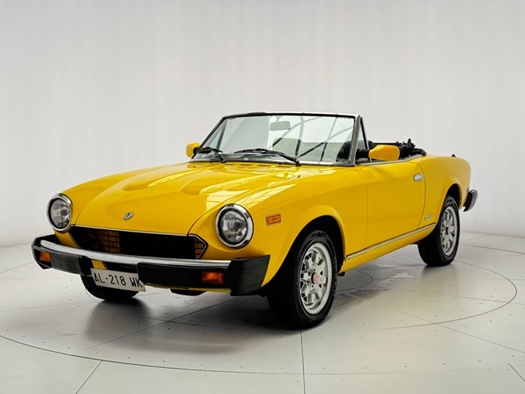 1983 Fiat 124 Spider America oldtimer te koop