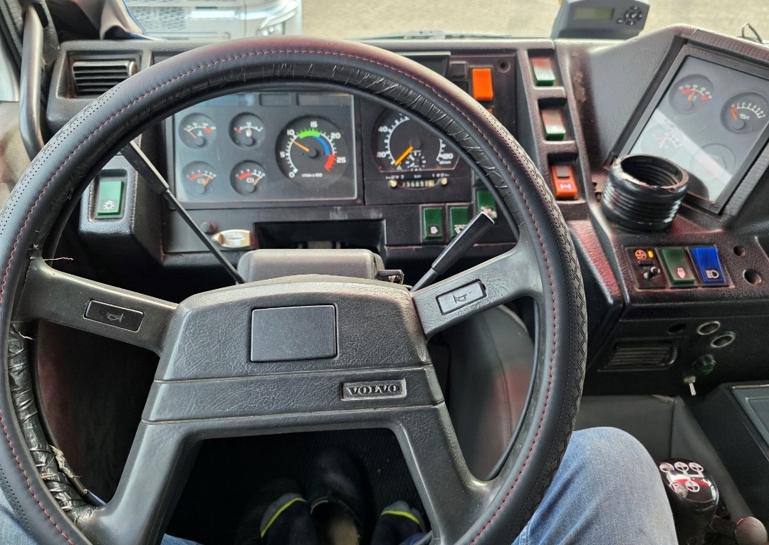 1993 Volvo F16 oldtimer vrachtwagen te koop