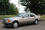 1990 Mercedes 260E oldtimer te koop