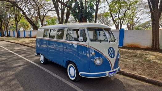 1962 Volkswagen T1 Splitwindow bus 11 windows oldtimer te koop