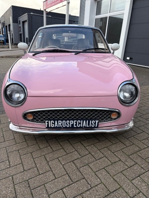 1991 Nissan 830 Bright Pink Figaro oldtimer te koop