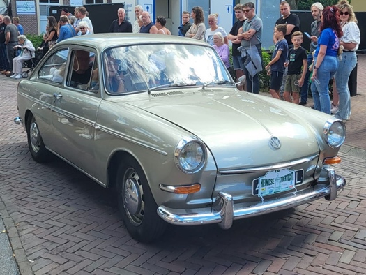 1965 Volkswagen 311 Fastback oldtimer te koop