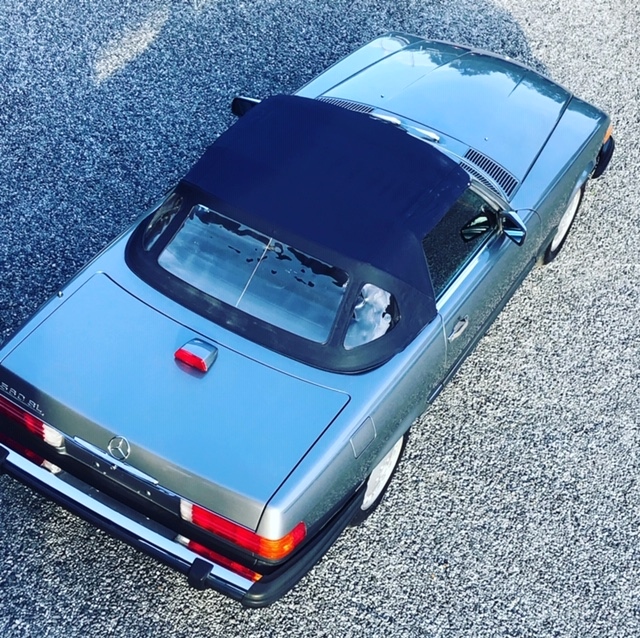 1987 Mercedes 560 SL R107 , 4 Zit , Carfax! oldtimer te koop