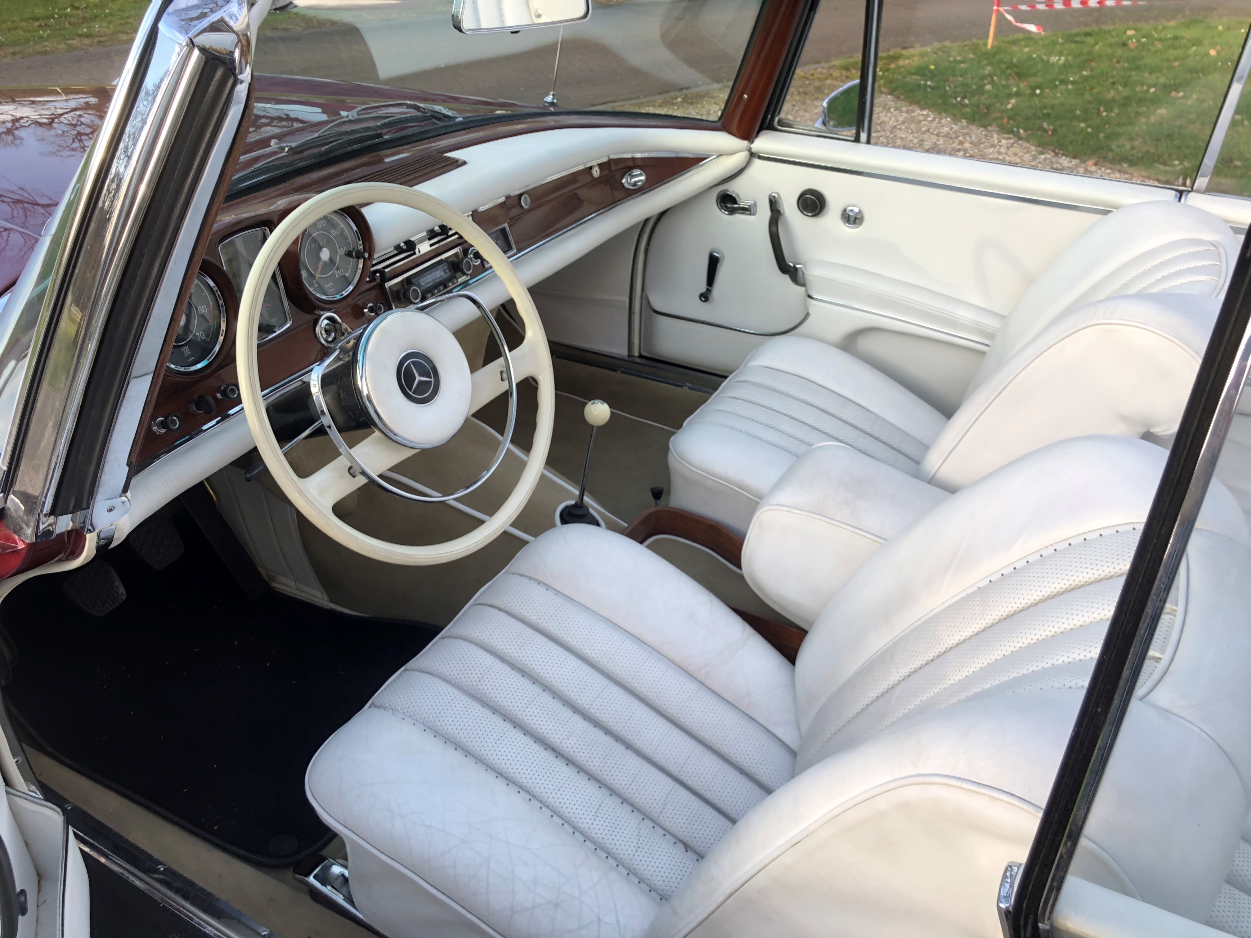 1963 Mercedes 220 SE Cabriolet /  W111  oldtimer te koop