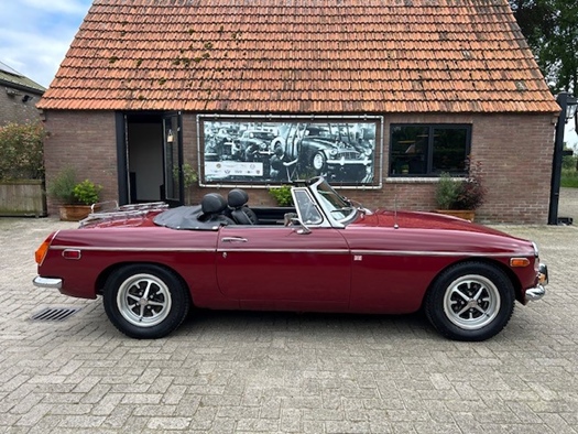 1972 MG Roadster, Damask Red oldtimer te koop