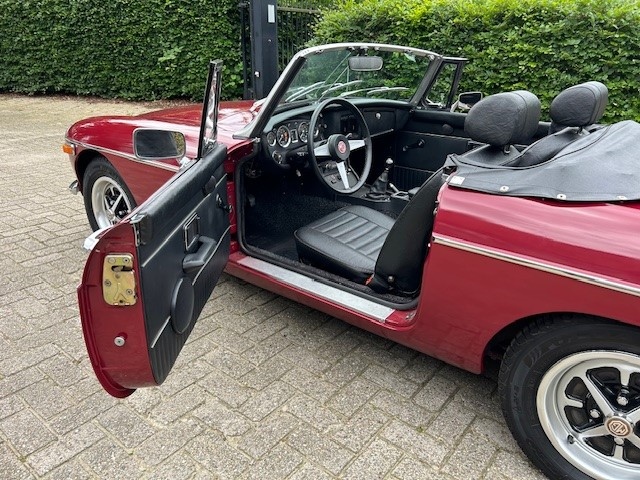 1972 MG Roadster, Damask Red oldtimer te koop