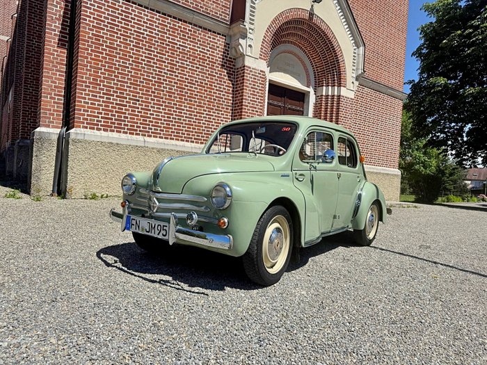 1957 Renault 4 CV Cremeschnittchen oldtimer te koop