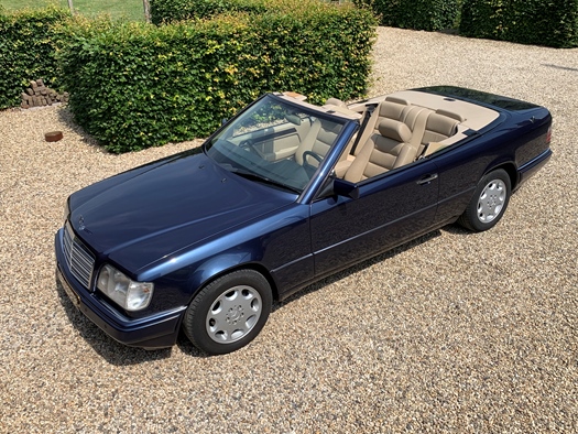 1995 Mercedes E320 W124 6CYL Full options  oldtimer te koop