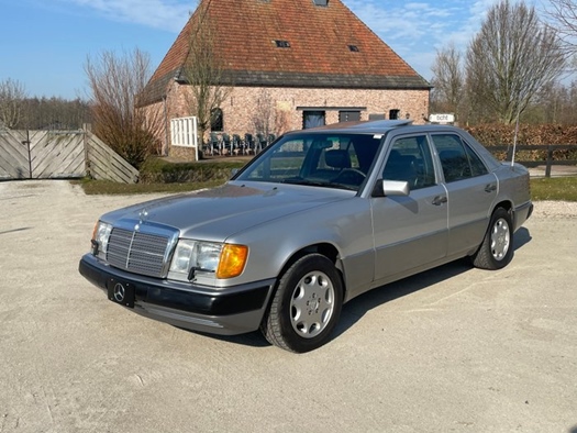 1992 Mercedes E 400 oldtimer te koop