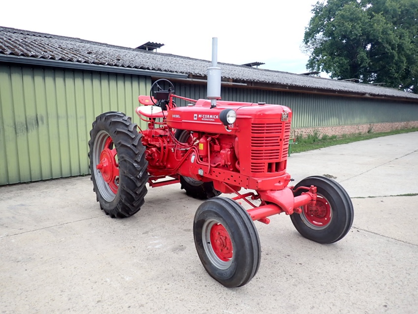 1960 International Farmall B450 Diesel like Super BMD oldtimer tractor te koop