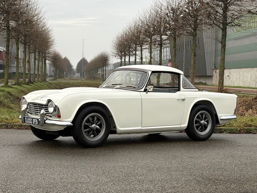 1963 Triumph TR4 Surrey Top oldtimer te koop