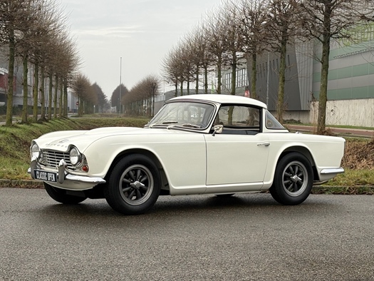 1963 Triumph TR4 Surrey Top oldtimer te koop