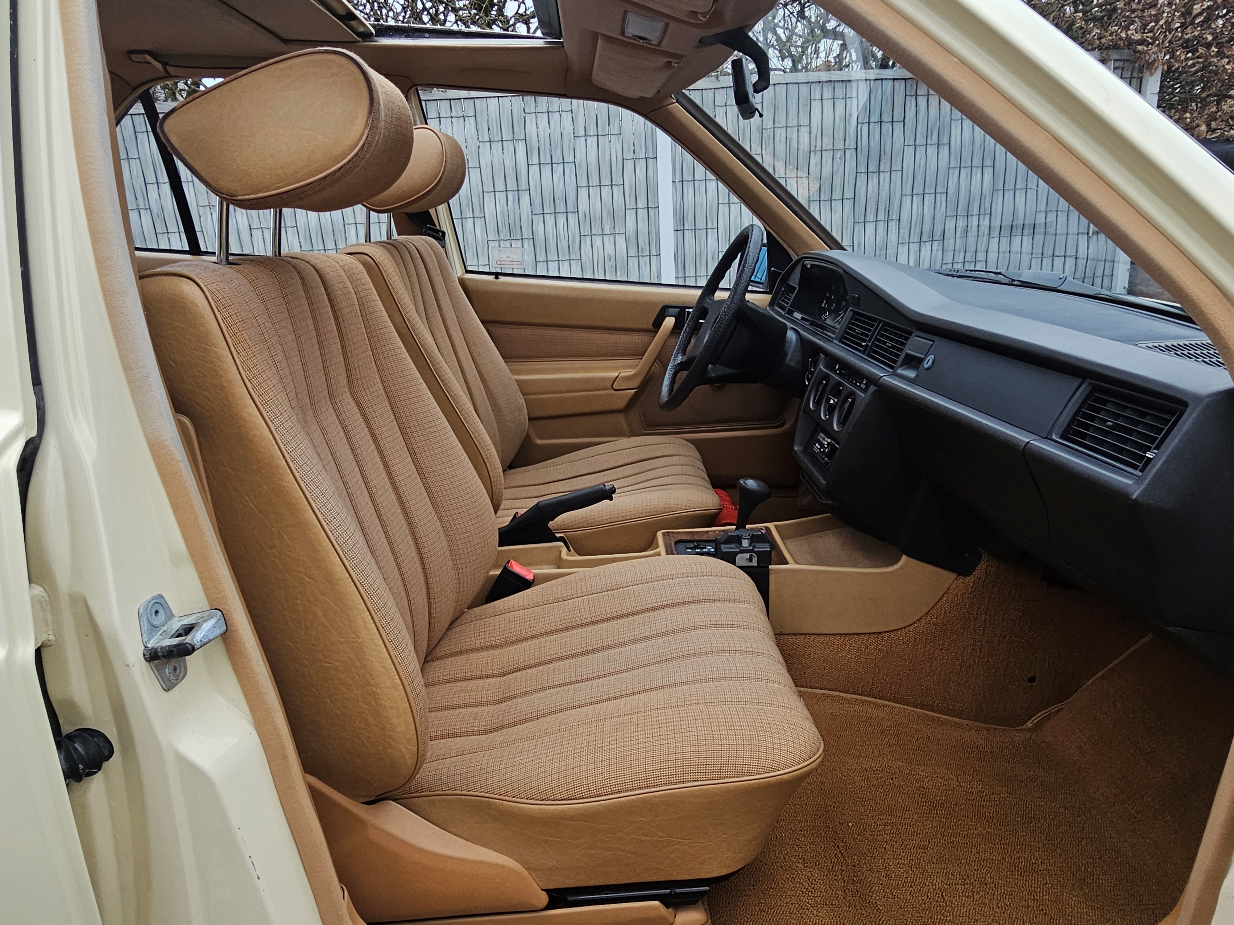 1987 Mercedes 190E oldtimer te koop