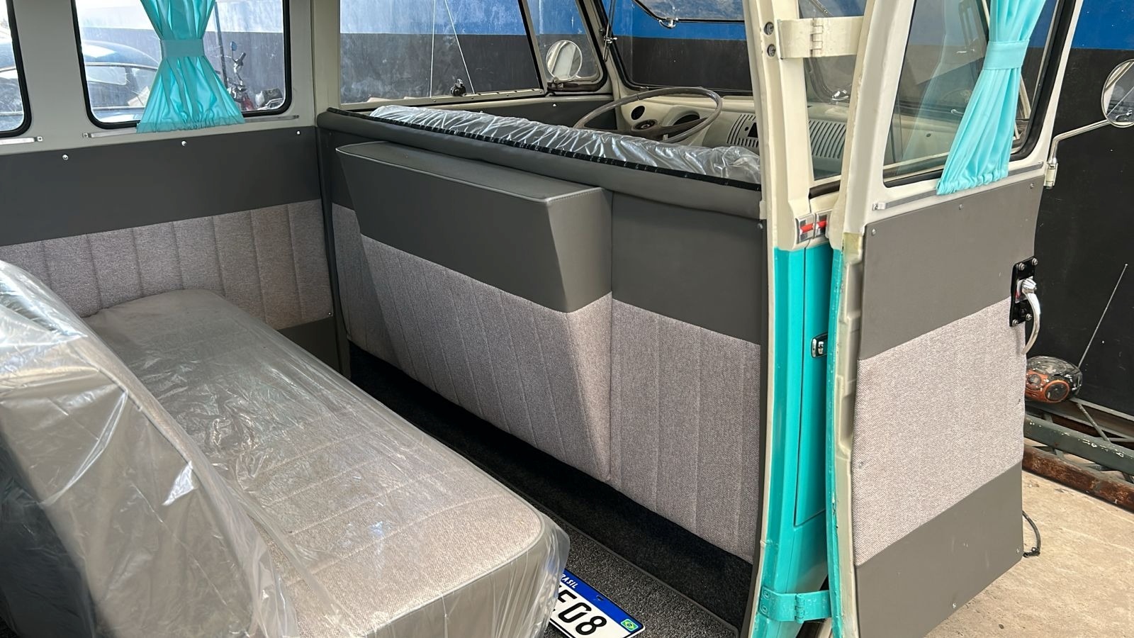 1974 Volkswagen T1 splitwindow Samba Replica  oldtimer te koop