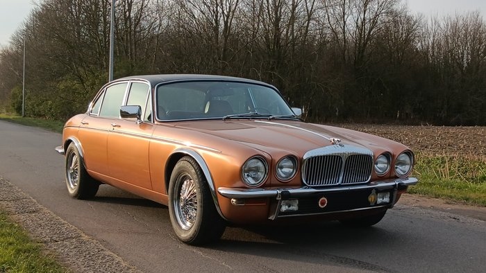 1977 Jaguar Daimler Double Six oldtimer te koop