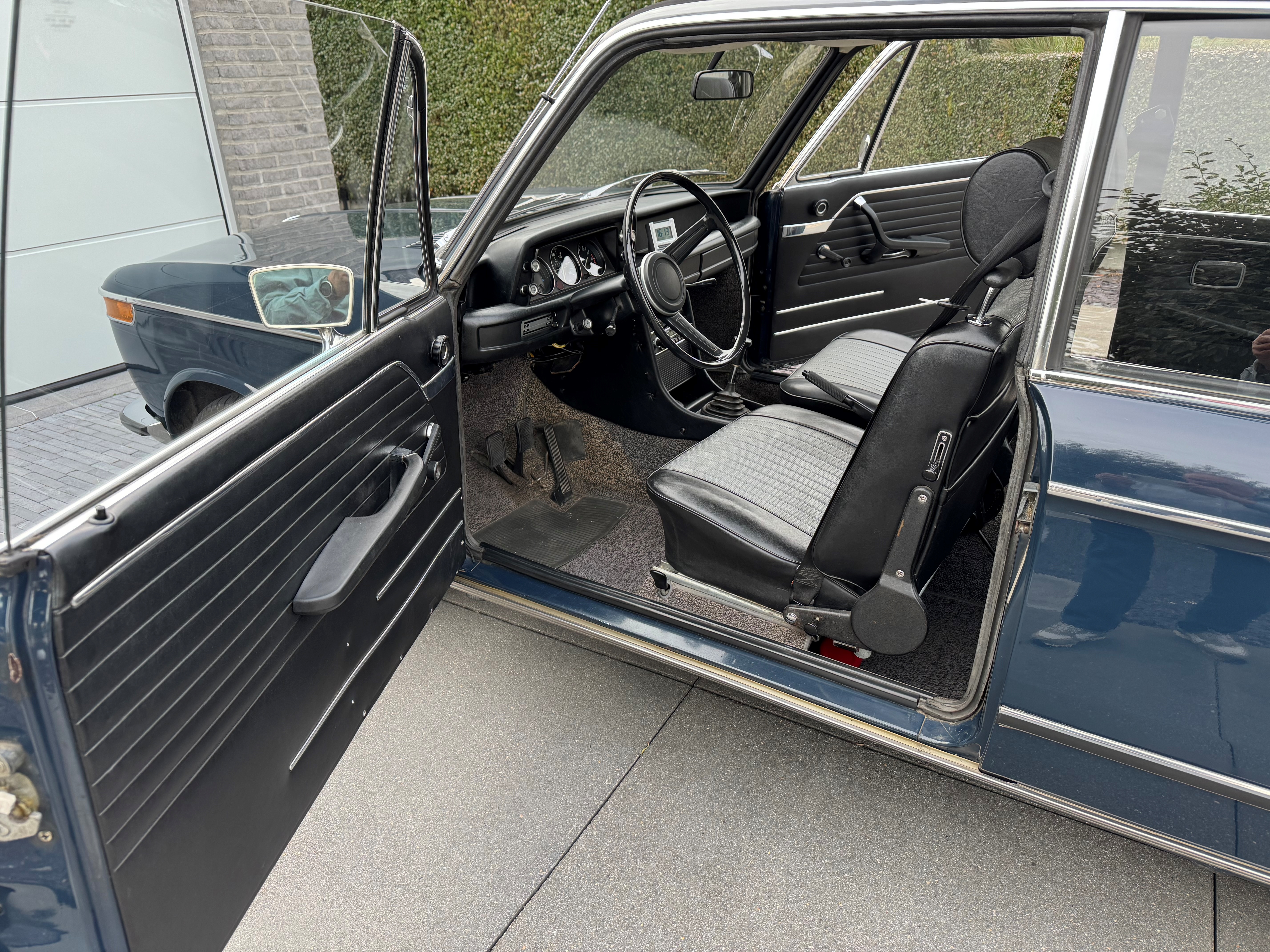 1972 BMW 1602 E10 (roundie) oldtimer te koop