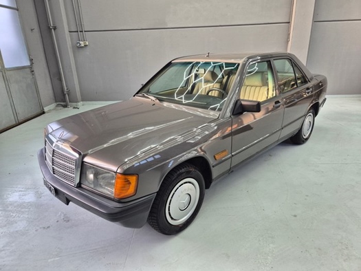 1984 Mercedes 190 E oldtimer te koop
