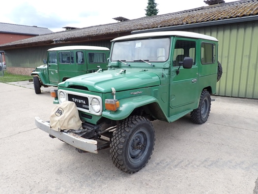 1984 Toyota BJ42 Diesel with original electric winch oldtimer te koop