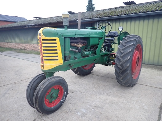 1951 Oliver 77 six cylinder oldtimer tractor te koop