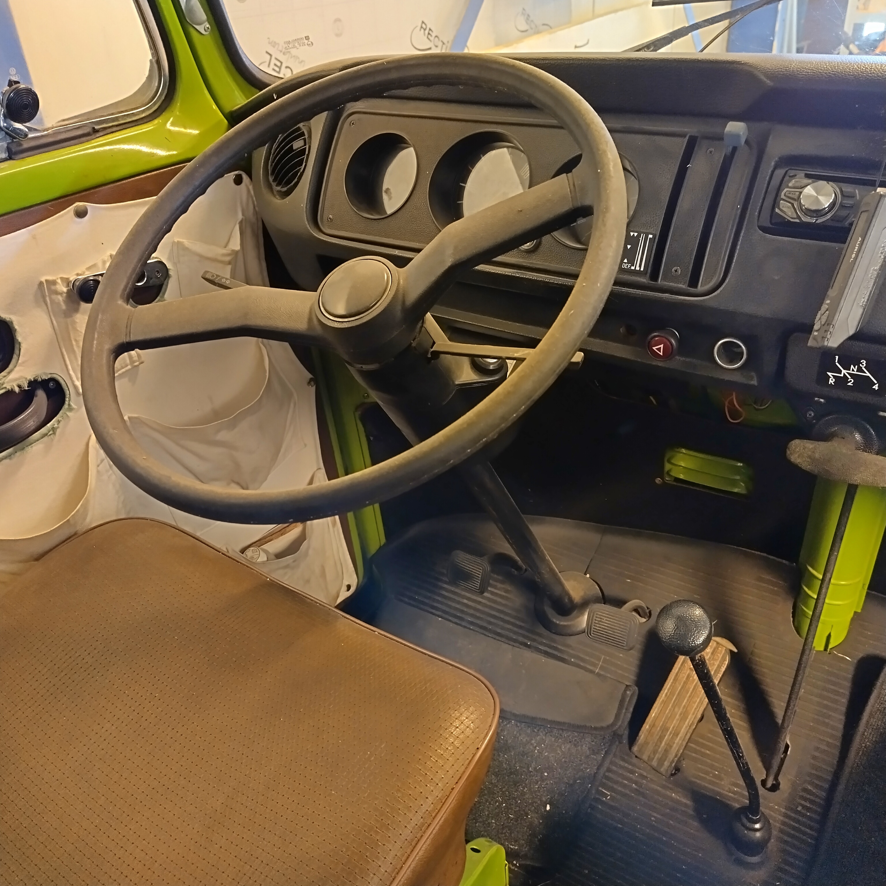 1978 Volkswagen T2B oldtimer te koop
