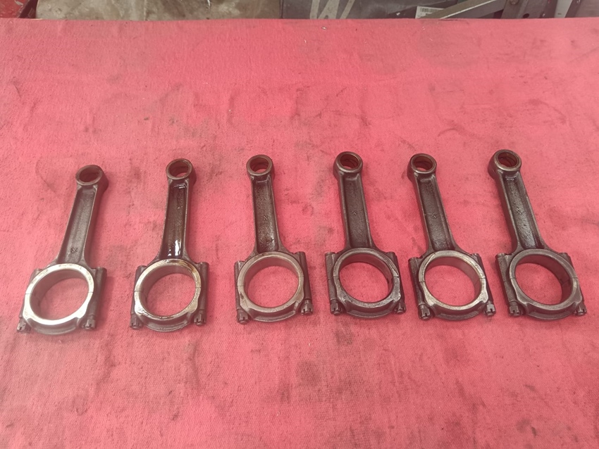Connecting rod Maserati Mistral 4.0 te koop