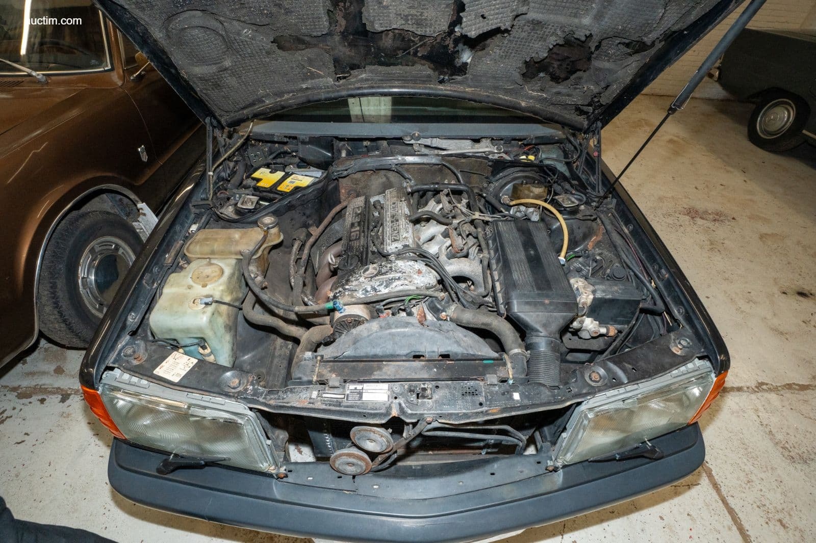 1984 Mercedes 190e 2.3 16v oldtimer te koop