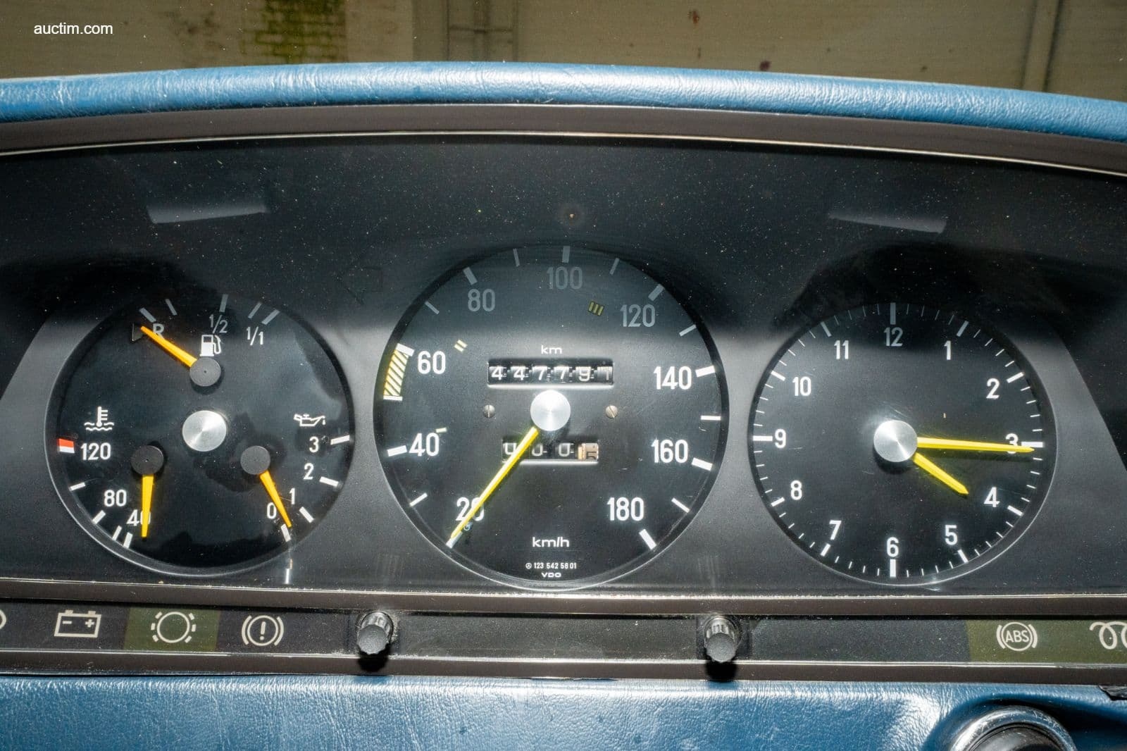 1982 Mercedes 300D oldtimer te koop