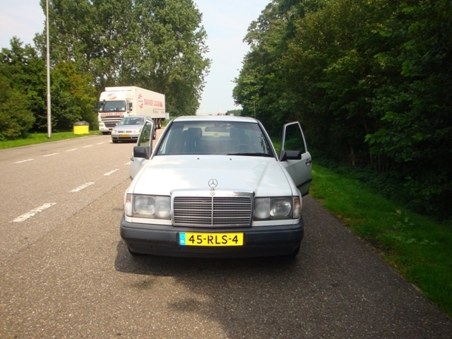 1986 Mercedes W124 oldtimer te koop