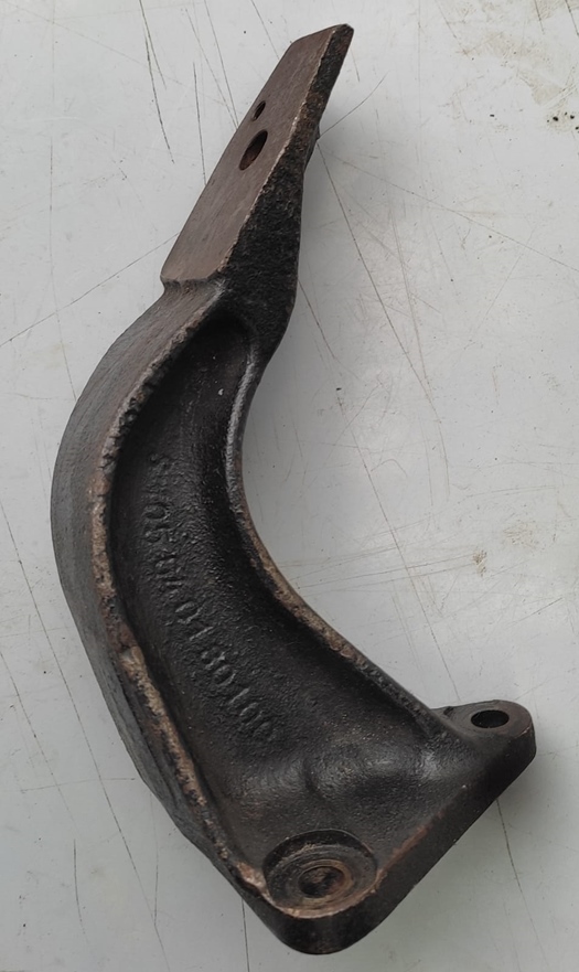 Rh engine support for Alfa Romeo Montreal te koop