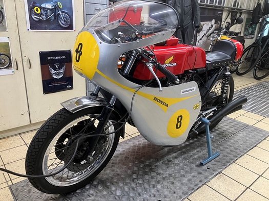 1982 Honda classicracer oldtimer motorfiets te koop