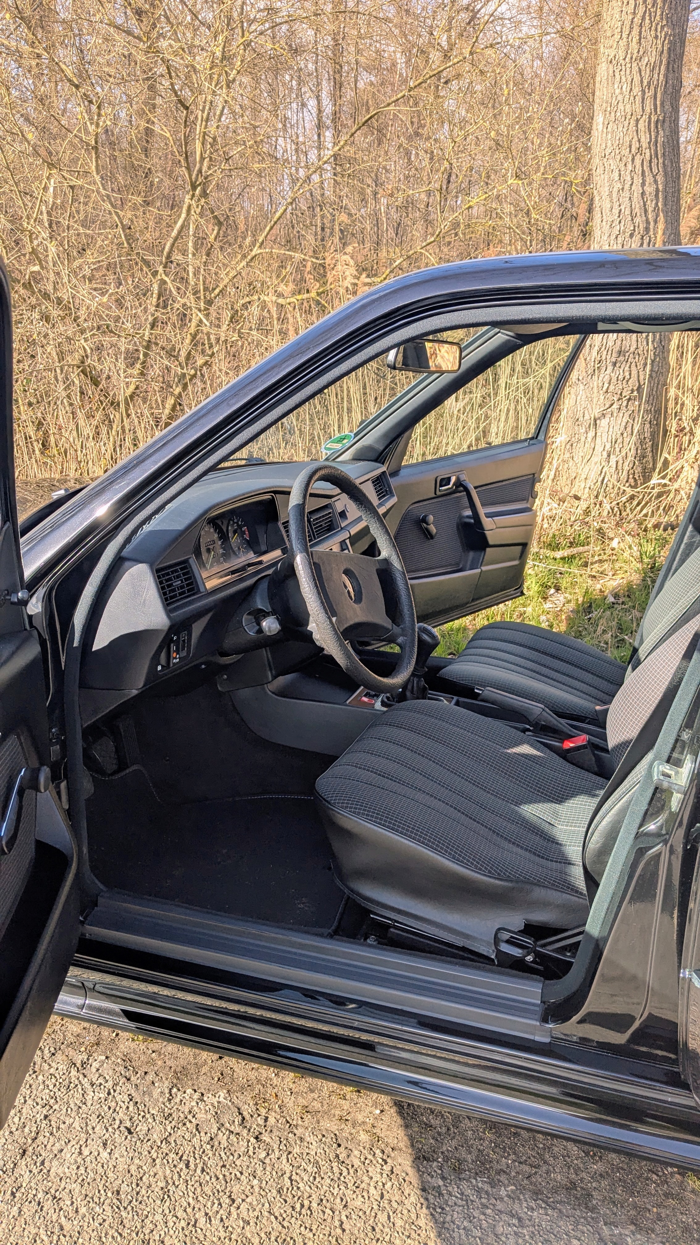 1987 Mercedes 190e 2.3 oldtimer te koop