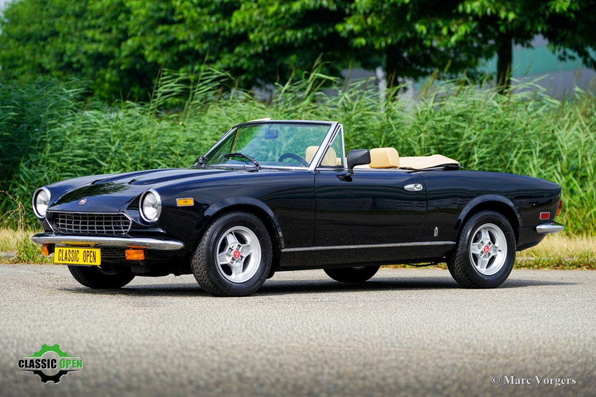 1981 Fiat 124 Spider 2000 oldtimer te koop