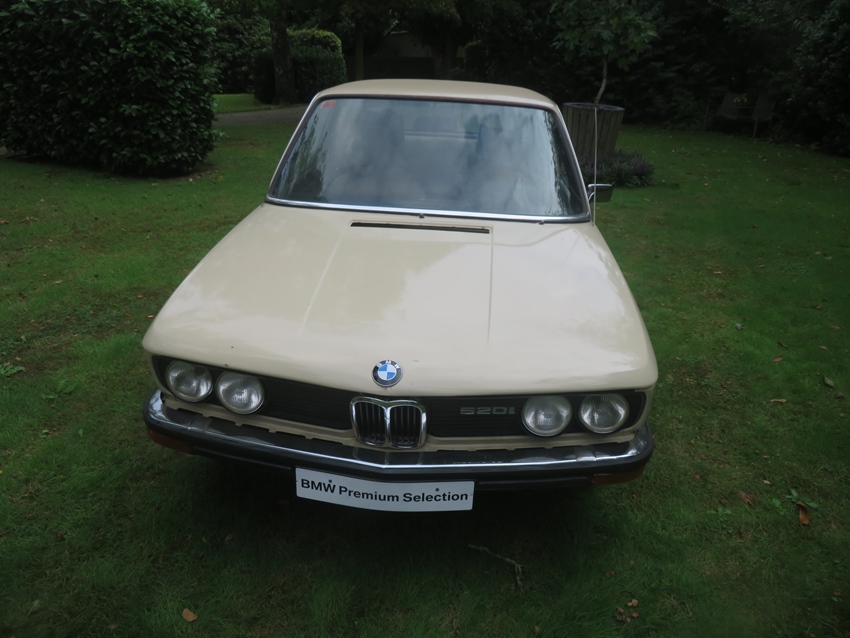 1976 BMW 520 i E12 Sahara oldtimer te koop
