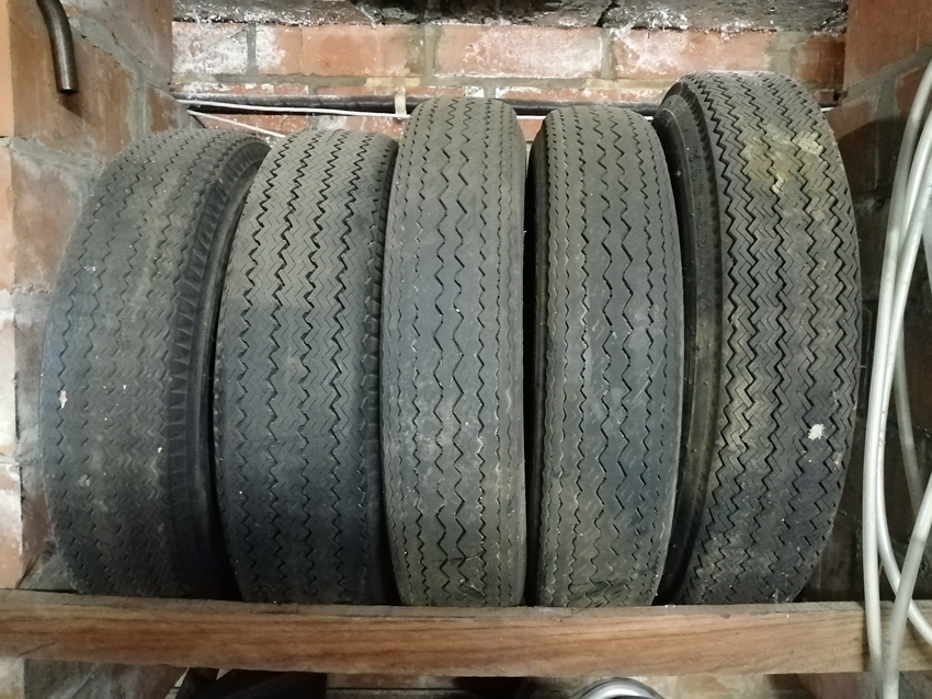 Oldtimerbanden te koop
