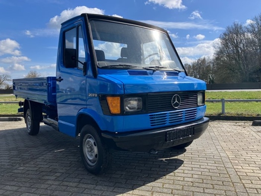 1984 Mercedes 207 oldtimer te koop