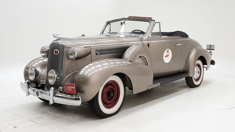 1937 Cadillac Series 60 Convertible oldtimer te koop