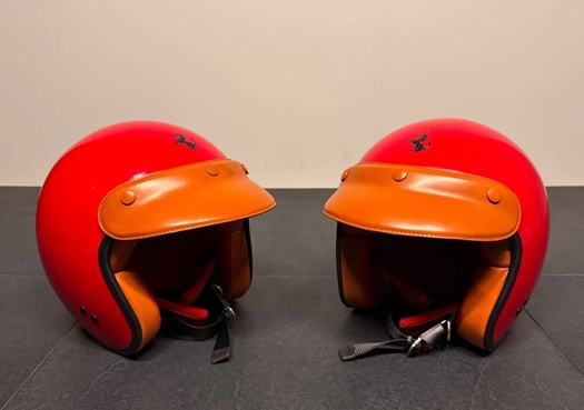 Ferrari open-face helmets te koop