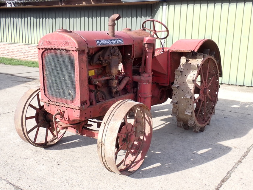 1935 International W30 on full steel oldtimer tractor te koop